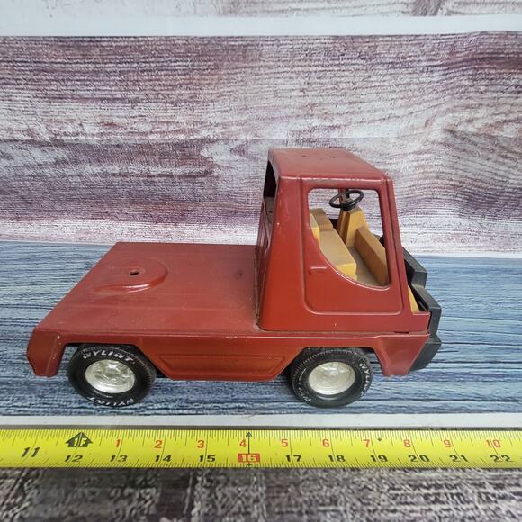 Vintage Nylint Pressed Steel cabover semi parts/repair missing windshield red - Picture 4 of 7